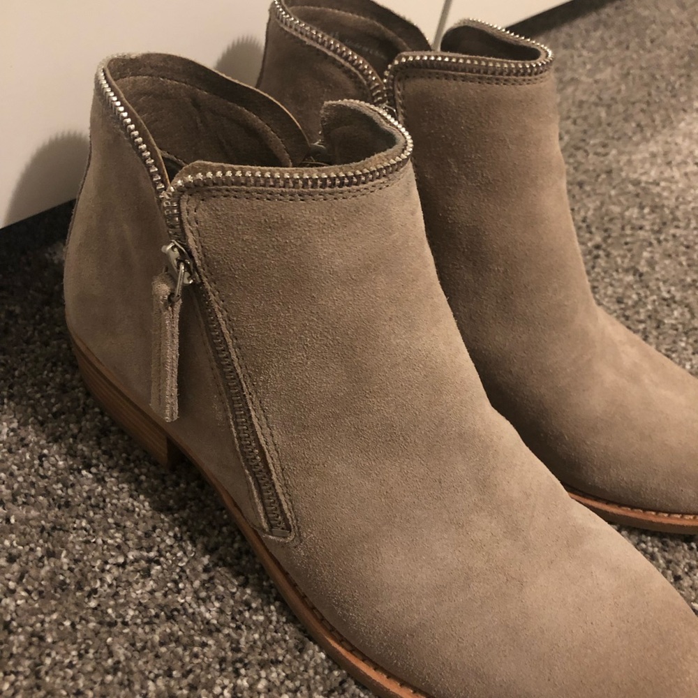 Dolce Vita Ankle booties